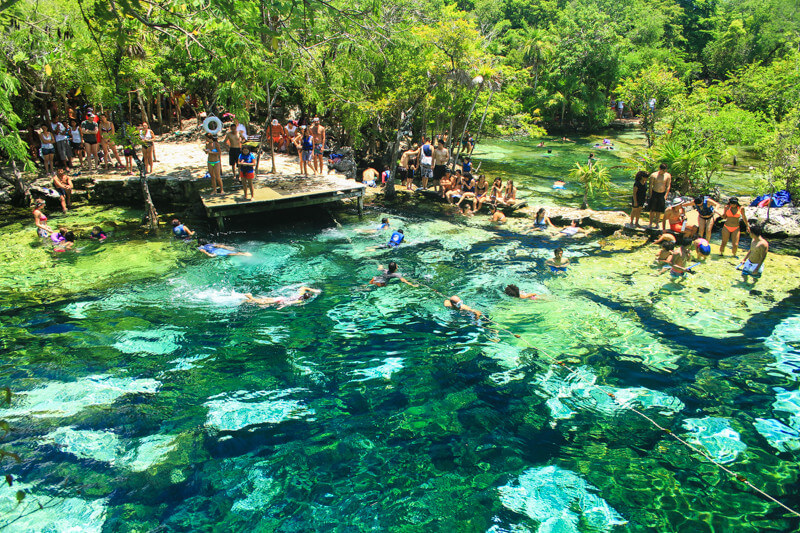 Cenote azul