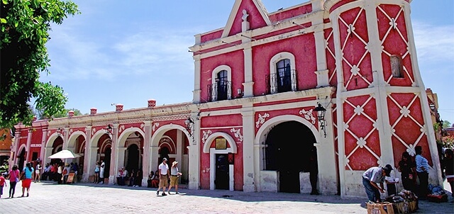 El castillo, Bernal