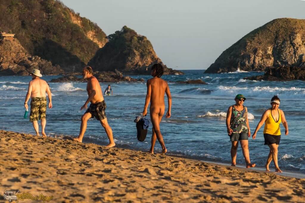 Playa nudista Zipolite en México